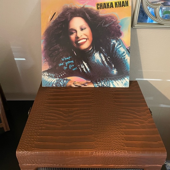 CLOSING SALE! Vynil Record Chaka Khan Signed What Cha’ Gonna Do For Me Album - Picture 5 of 5